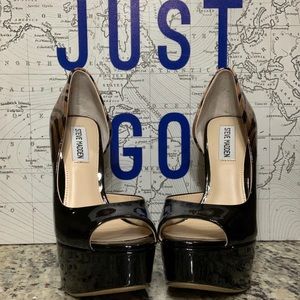 Steve Madden women heels. Size 6